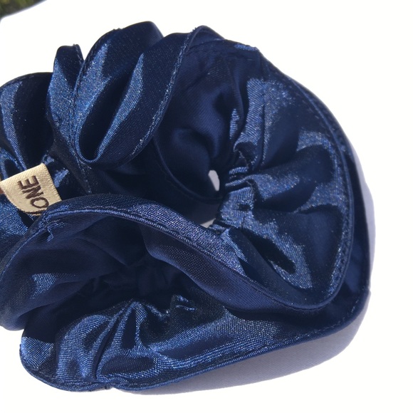 2 x Satin Scrunchies - Cream and Navy NWOT - Picture 5 of 12